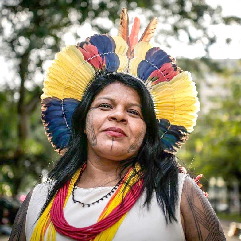 image from: https://campanhademulher.org/sonia-guajajara/